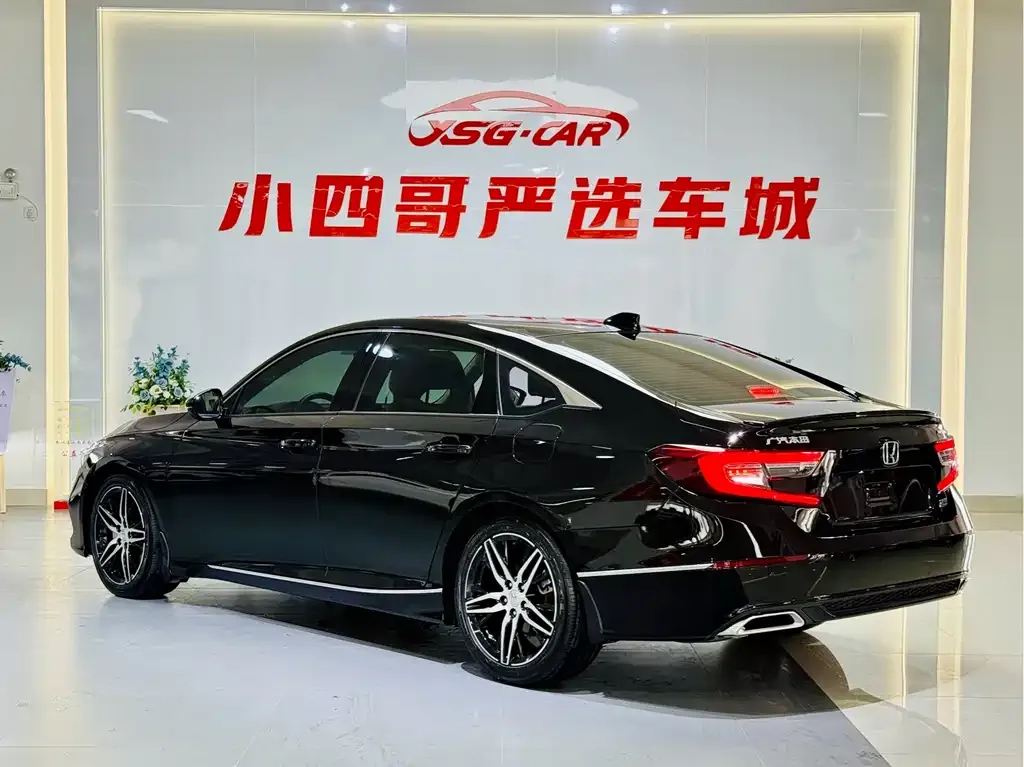 Honda Accord — фото 9