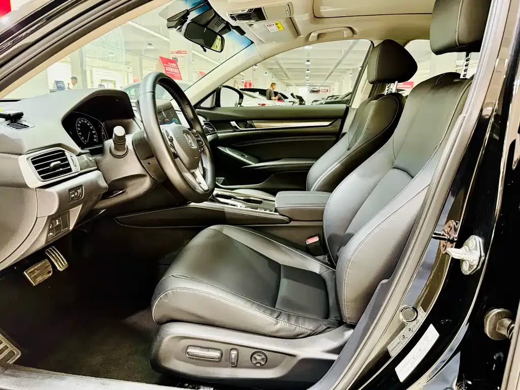Honda Accord — фото 7
