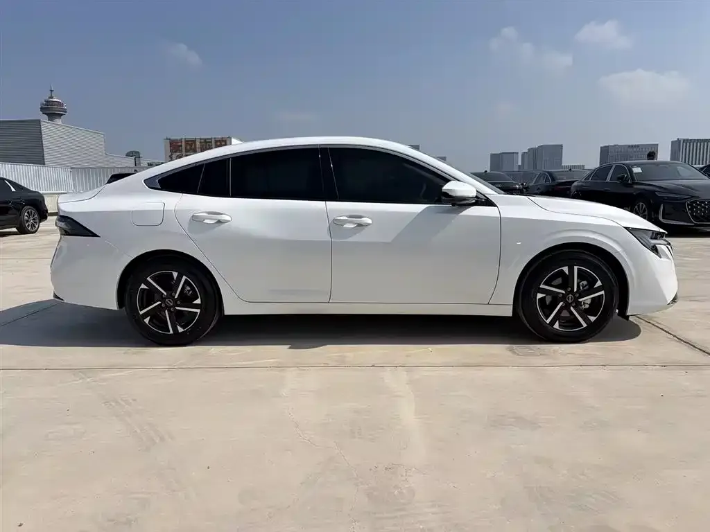 Nissan Sylphy — фото 2