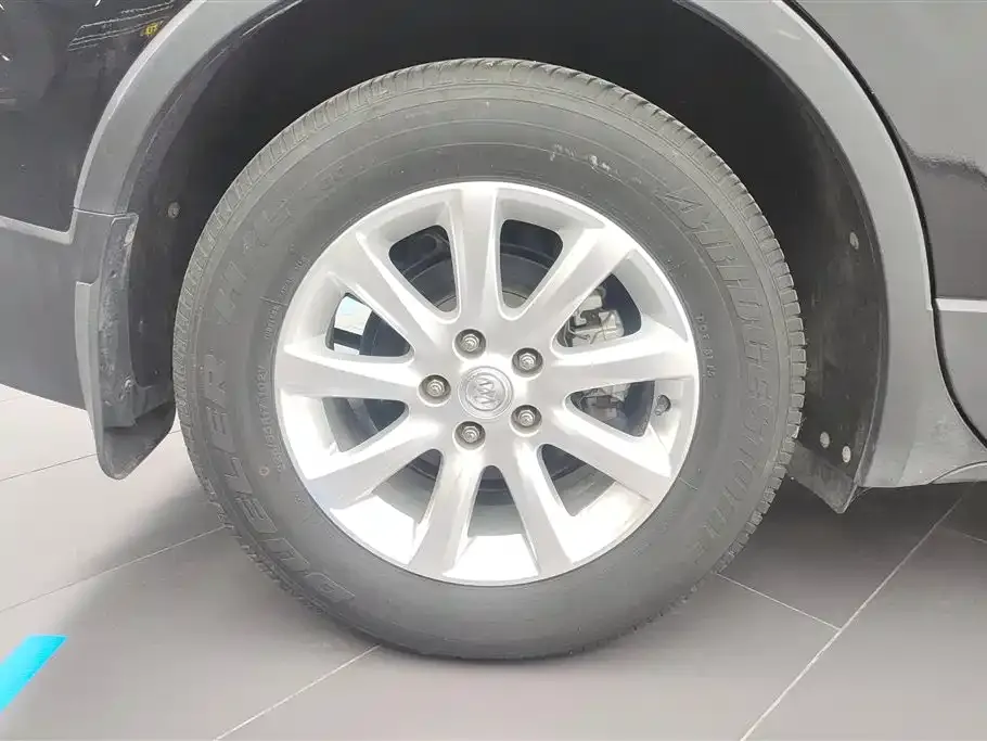 Buick Envision Plus — фото 2