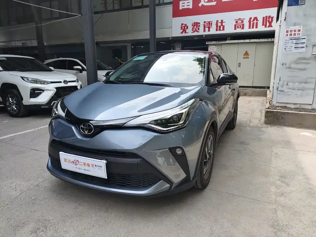 Toyota C-HR — фото 1