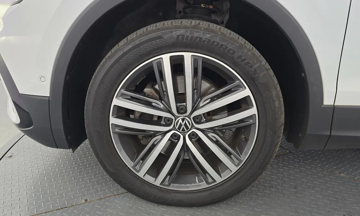 Volkswagen Tiguan — фото 9