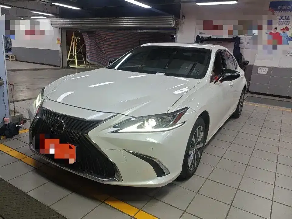 Lexus ES — фото 1