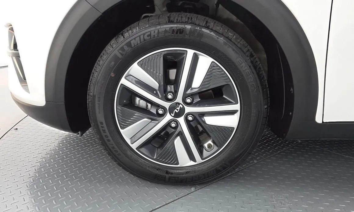 Kia Niro — фото 10
