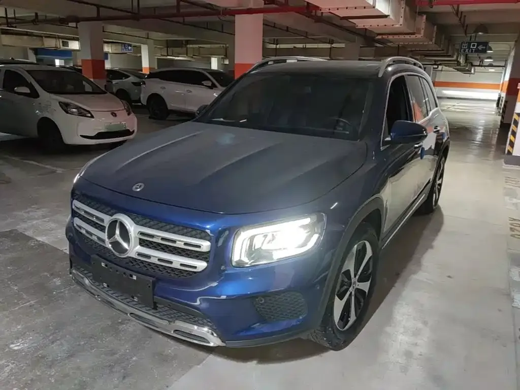 Mercedes-Benz GLB — фото 1