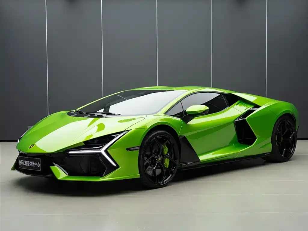 Lamborghini Revuelto — фото 1
