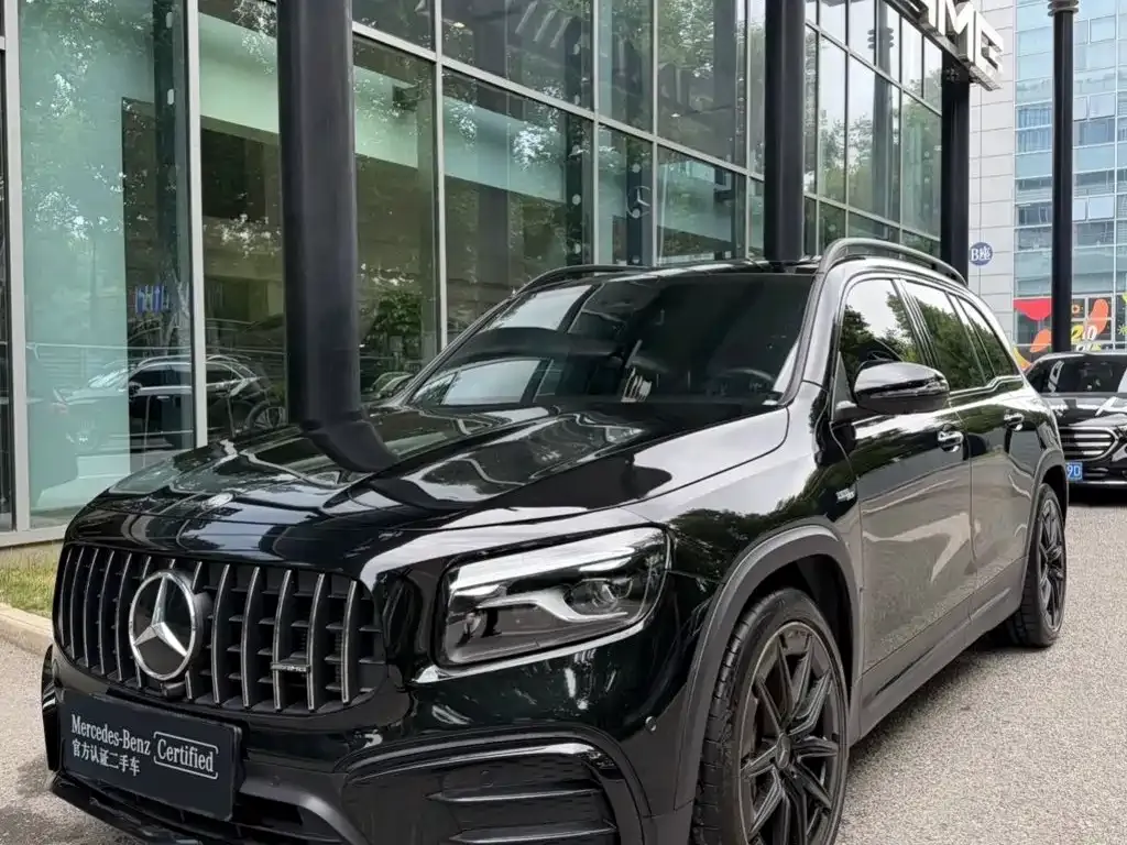 Mercedes-Benz GLB AMG — фото 1