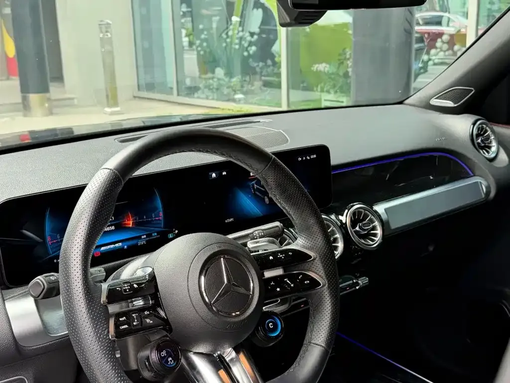 Mercedes-Benz GLB AMG — фото 5