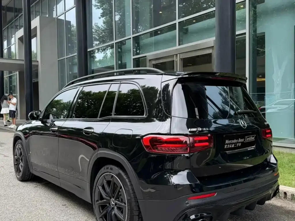Mercedes-Benz GLB AMG — фото 9
