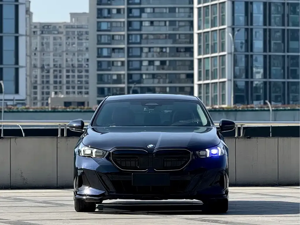 BMW 5 Series — фото 2