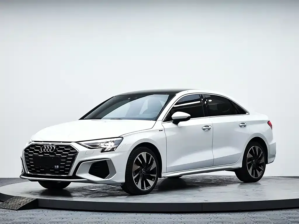 Audi A3 — фото 1
