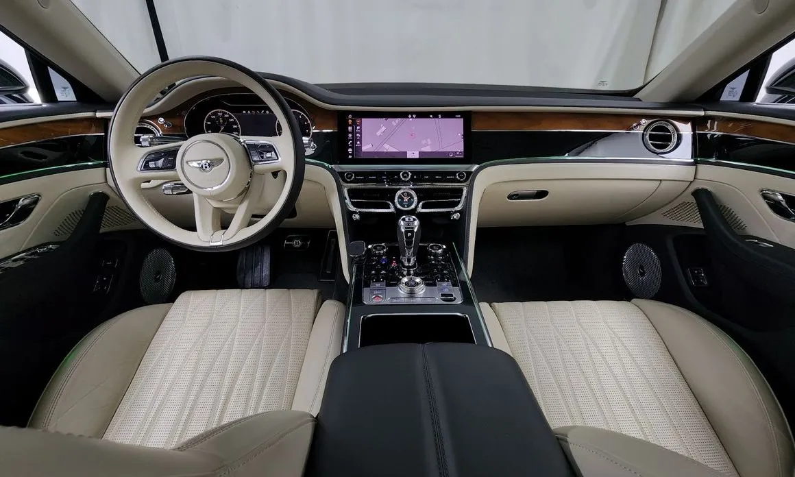 Bentley Flying Spur — фото 4