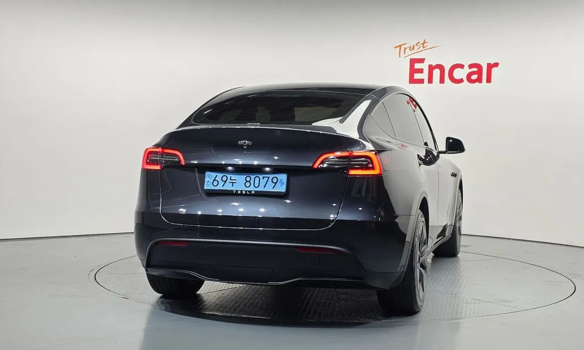 Tesla Model Y — фото 9