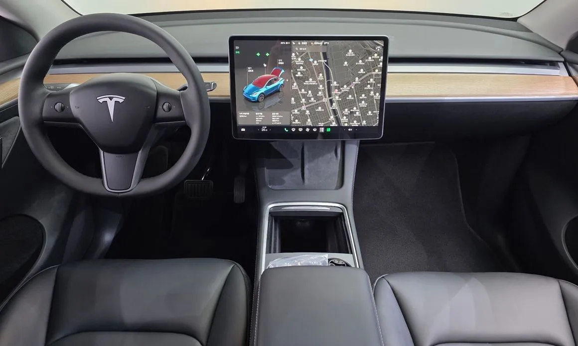 Tesla Model Y — фото 6