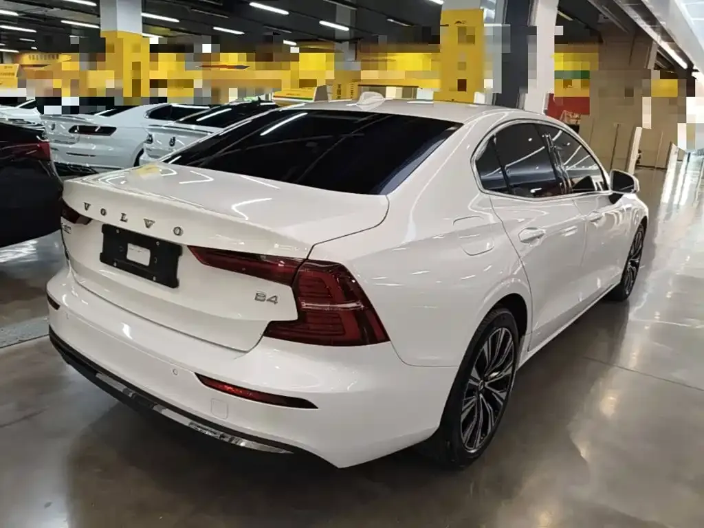 Volvo S60 — фото 10