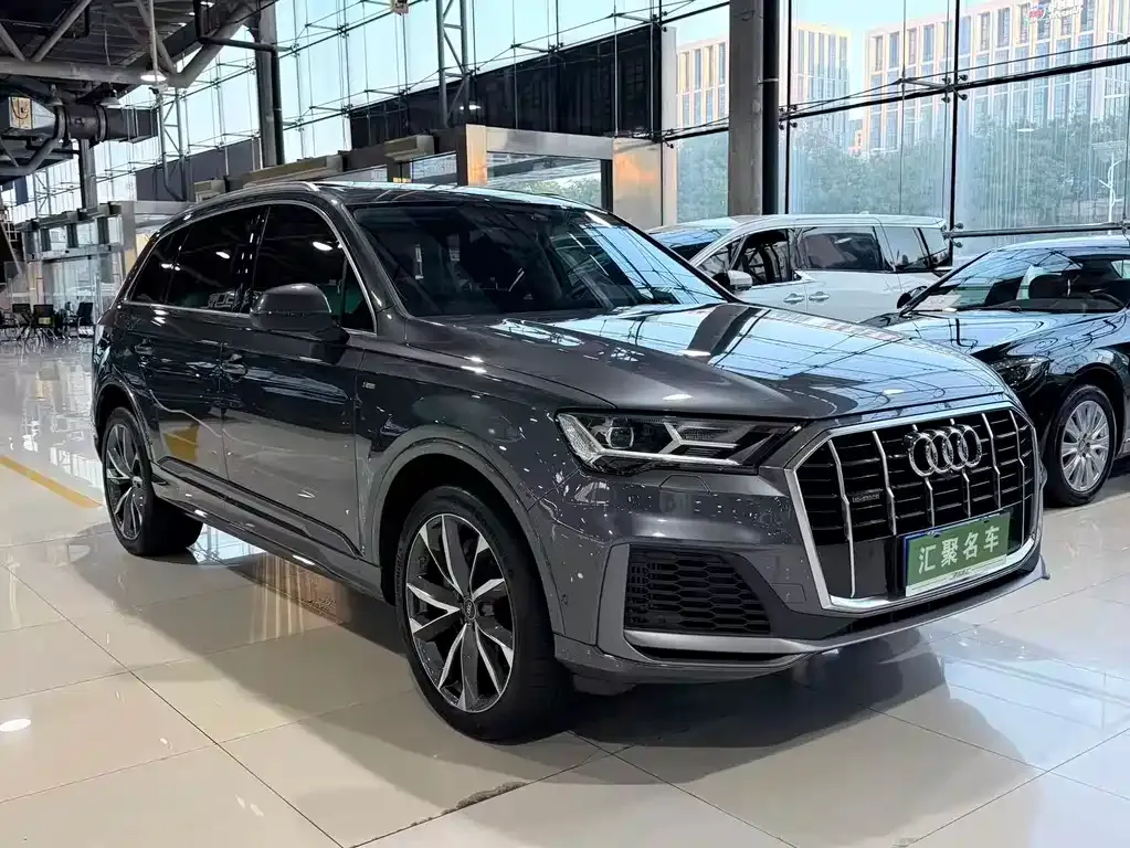 Audi Q7 — фото 7