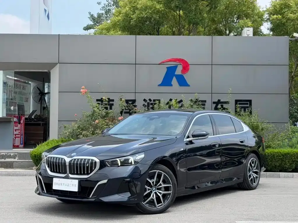 BMW i5 — фото 1