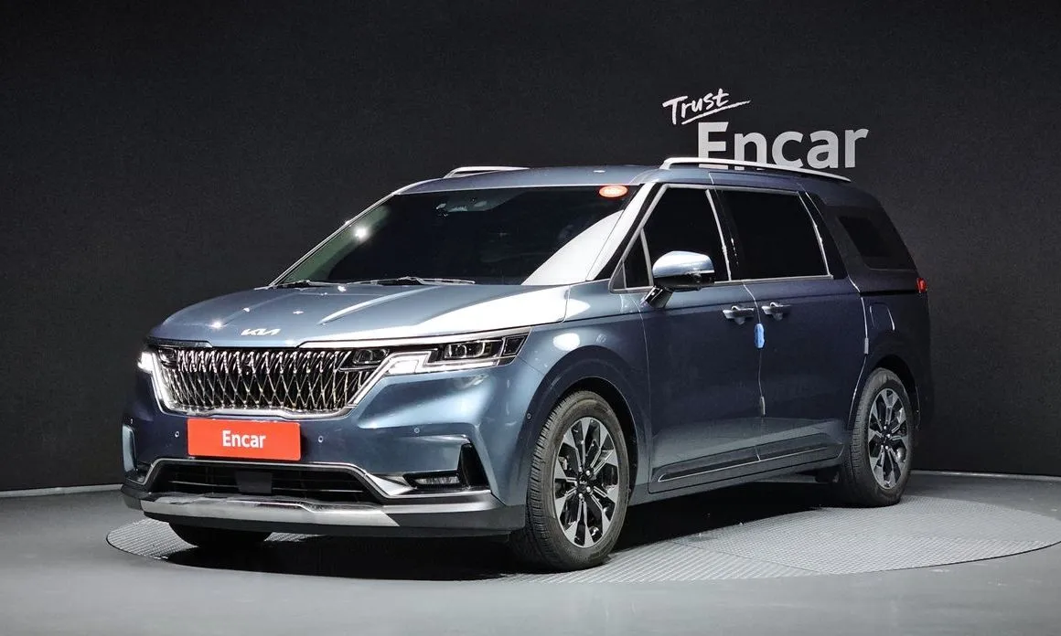 Kia Carnival — фото 1