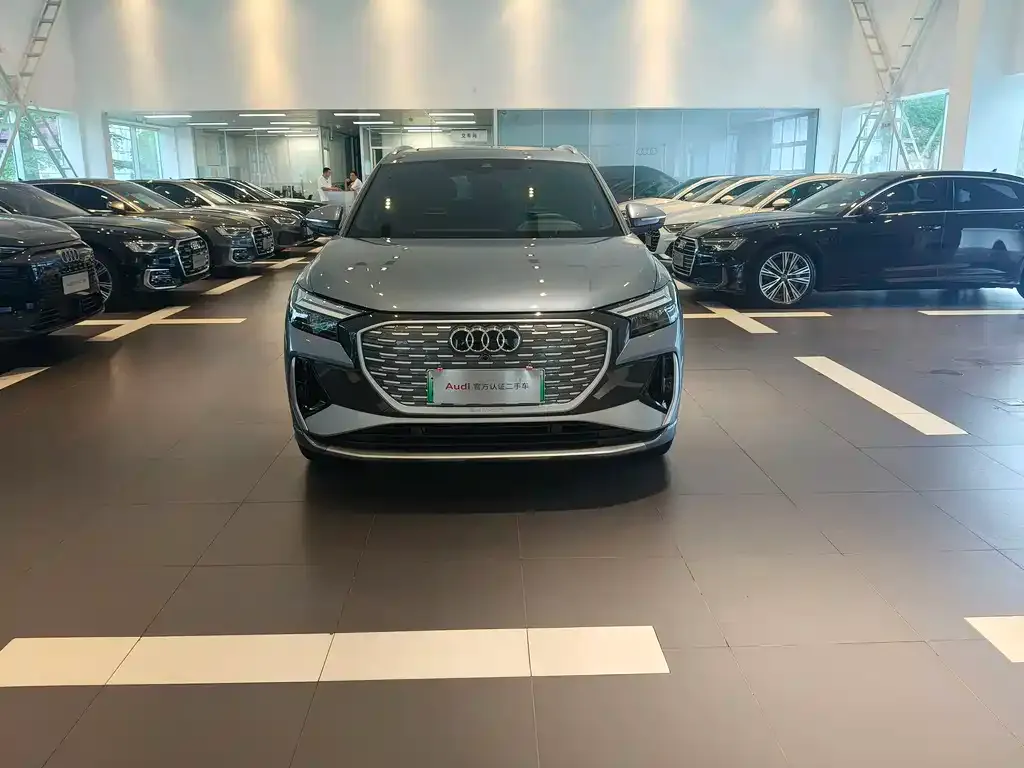 Audi Q4 e-tron — фото 10