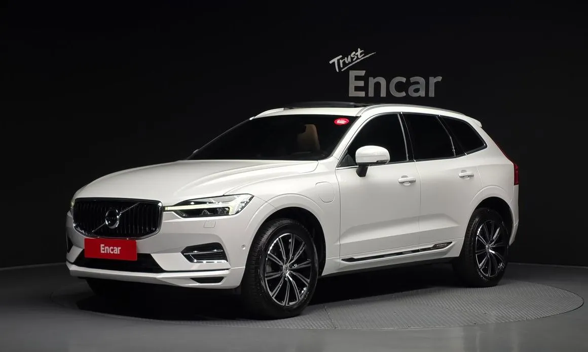 Volvo XC60 — фото 1