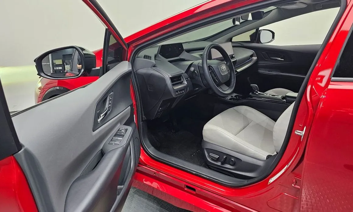 Toyota Prius 2024 из KR, фото 4