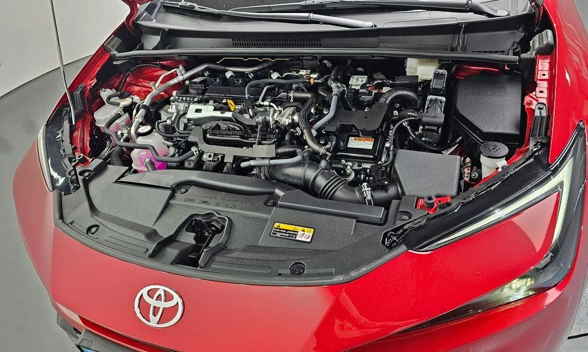 Toyota Prius 2024 из KR, фото 10