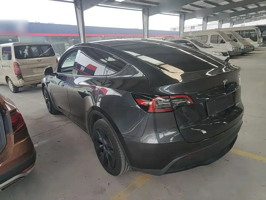 Tesla Model Y — фото 4