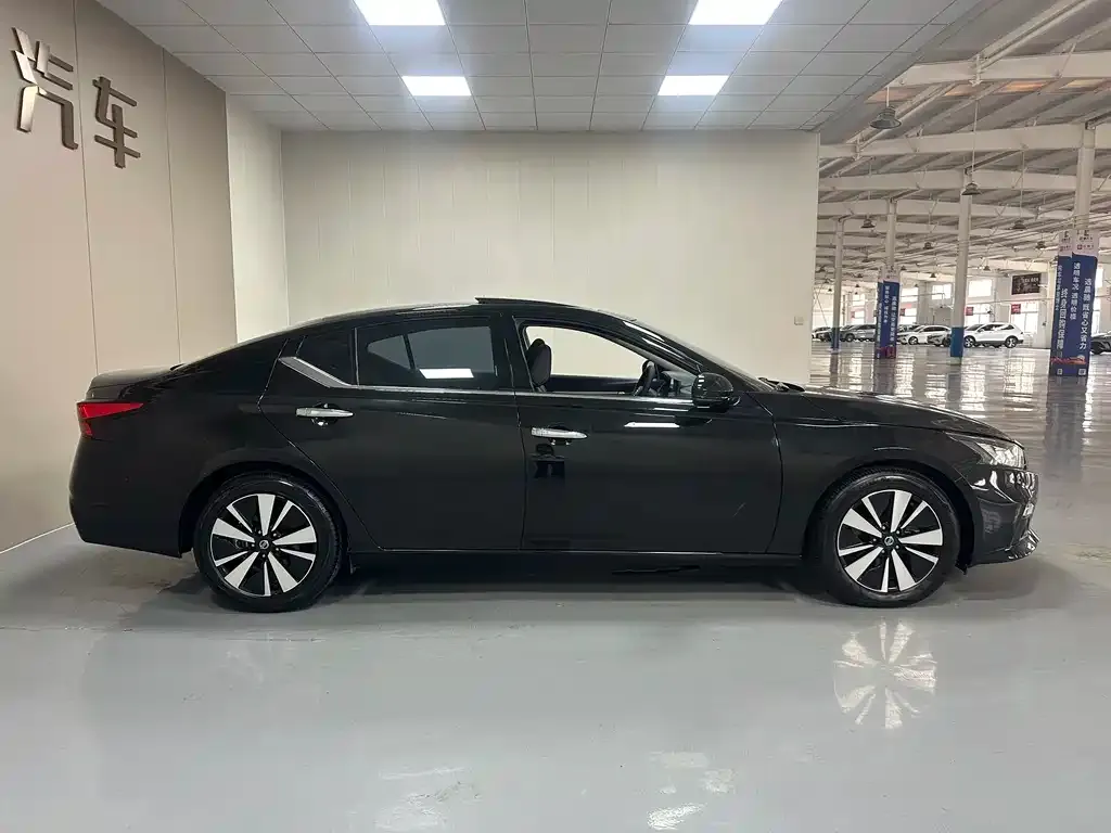 Nissan Teana — фото 2