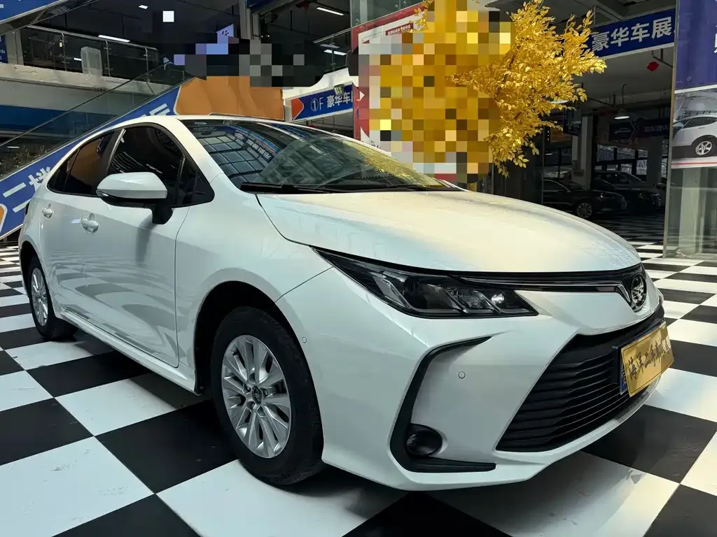 Toyota Corolla — фото 2