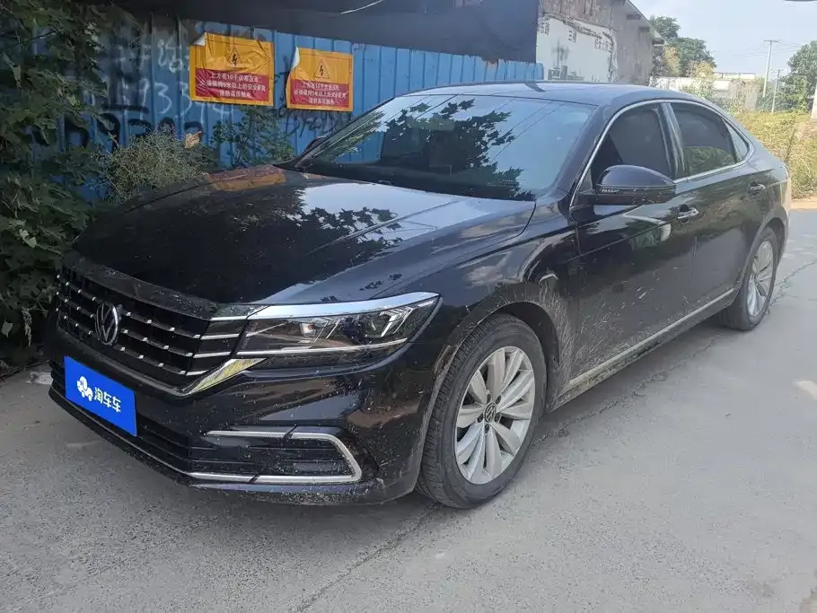 Volkswagen Passat — фото 1