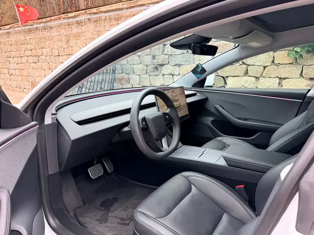 Tesla Model 3 — фото 4