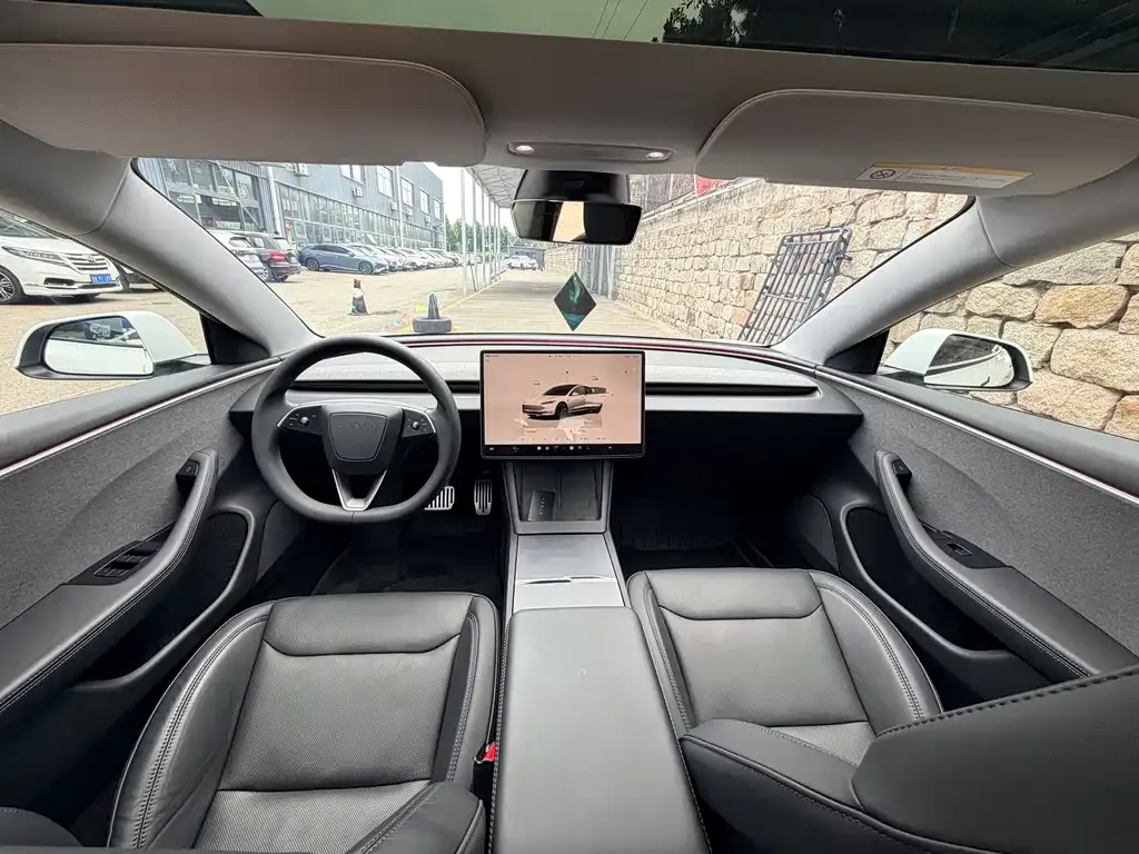 Tesla Model 3 — фото 2