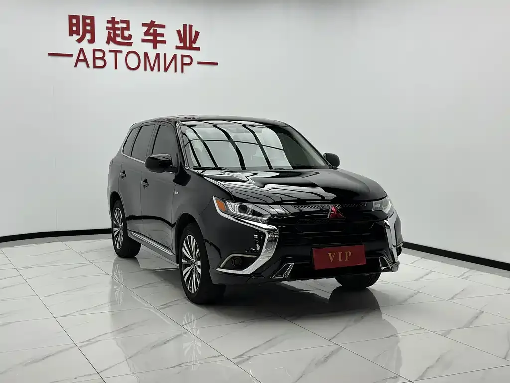 Mitsubishi Outlander — фото 10