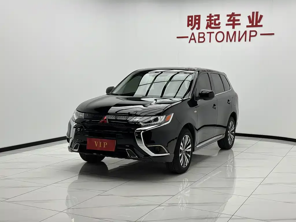 Mitsubishi Outlander — фото 9