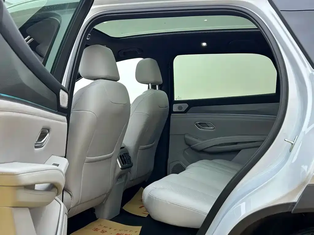 BYD 宋Ultra 2026 из CN, фото 2