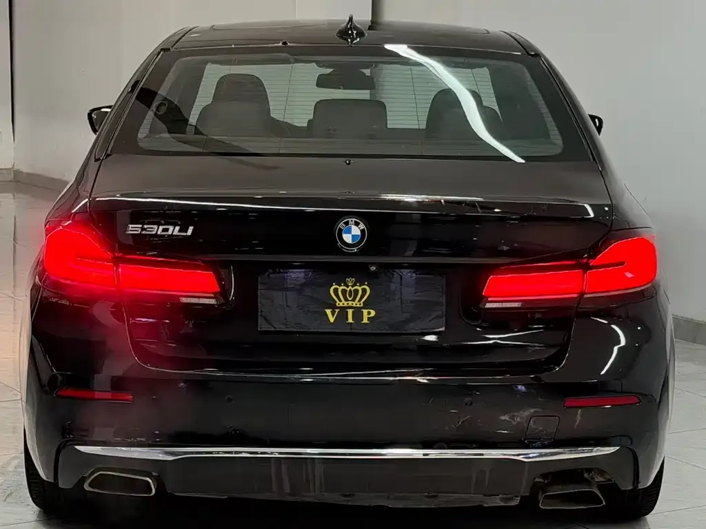 BMW 5 Series — фото 9