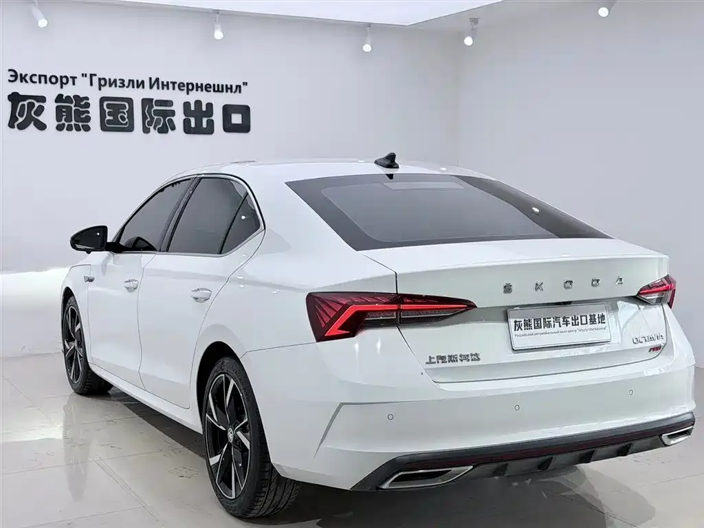 Skoda Octavia — фото 8