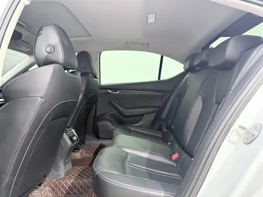Skoda Octavia — фото 6