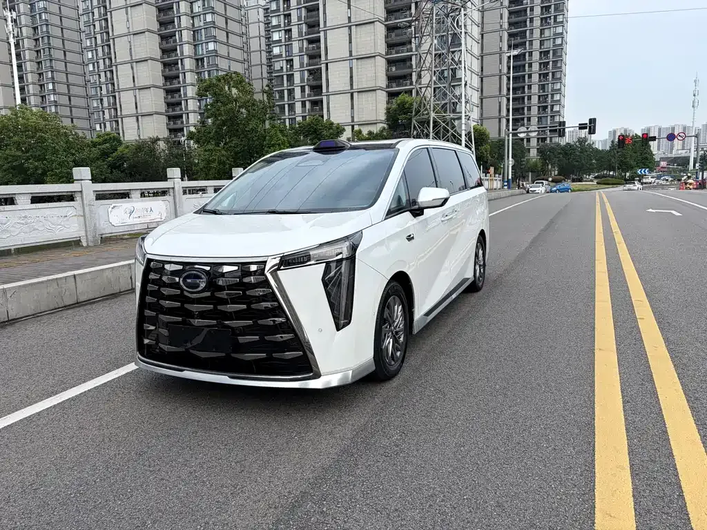 GAC Motor Trumpchi M8 — фото 1