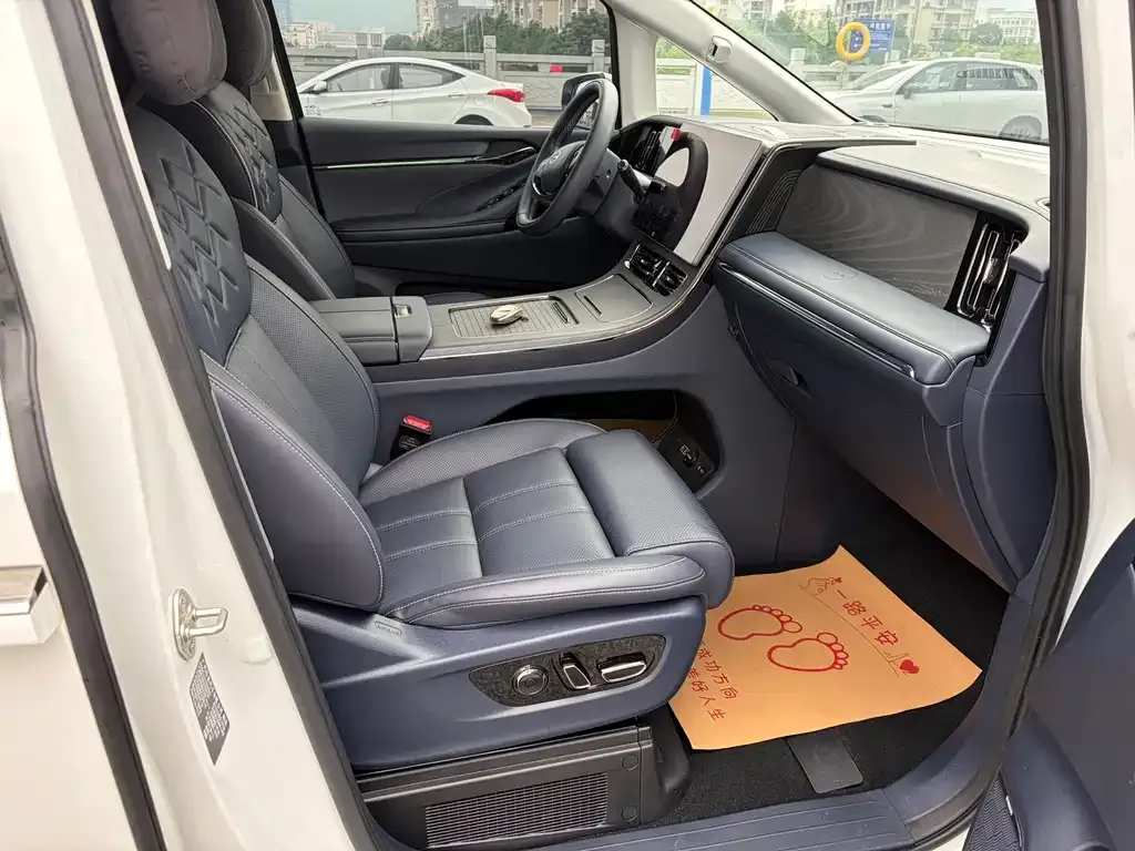 GAC Motor Trumpchi M8 — фото 3