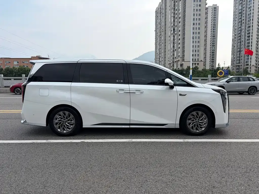 GAC Motor Trumpchi M8 — фото 5