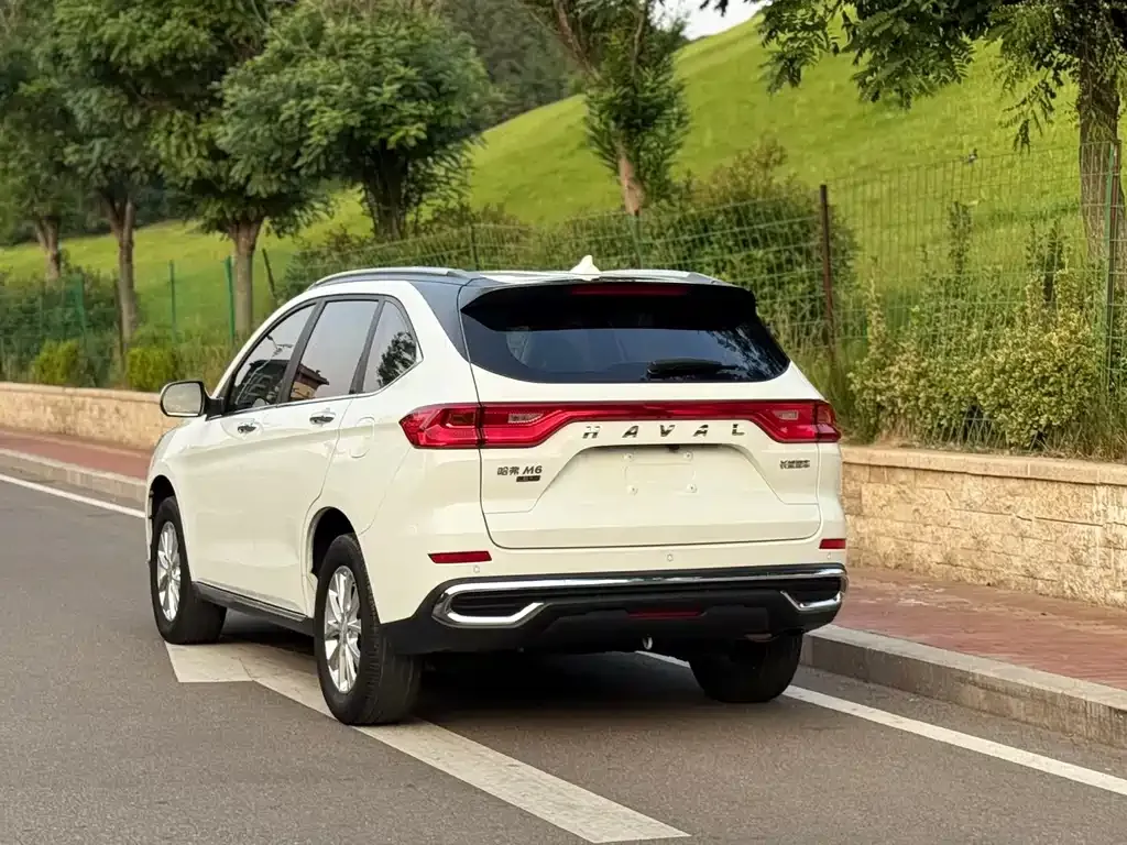 Haval M6 — фото 10