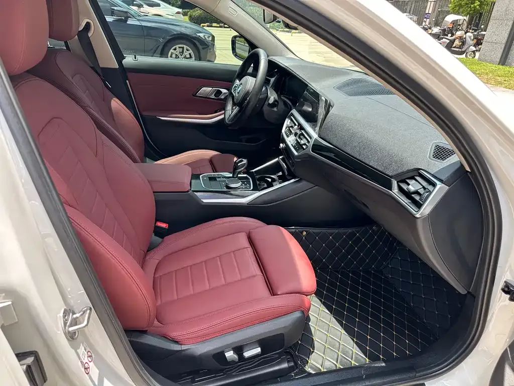 BMW 3 Series 2021 из CN, фото 7