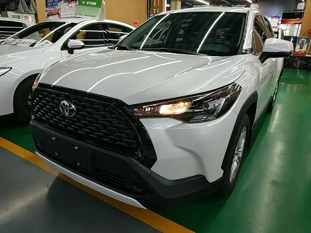 Toyota Corolla Cross — фото 1
