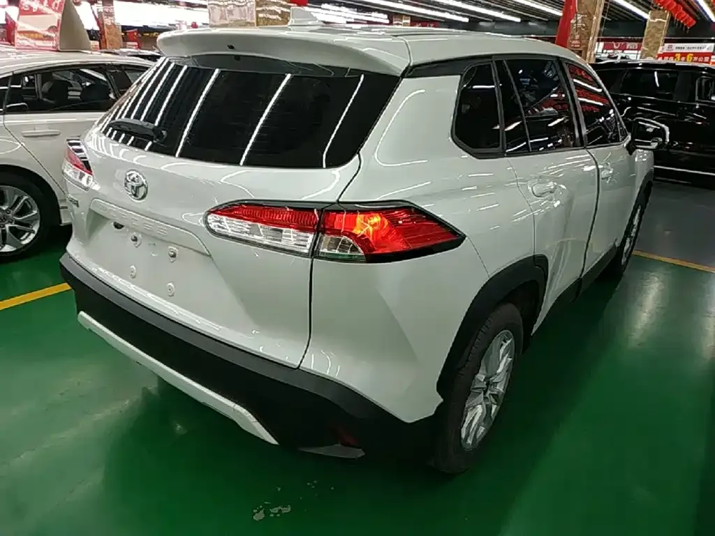 Toyota Corolla Cross — фото 8