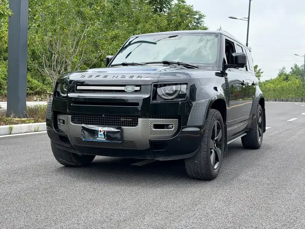 Land Rover Defender — фото 1
