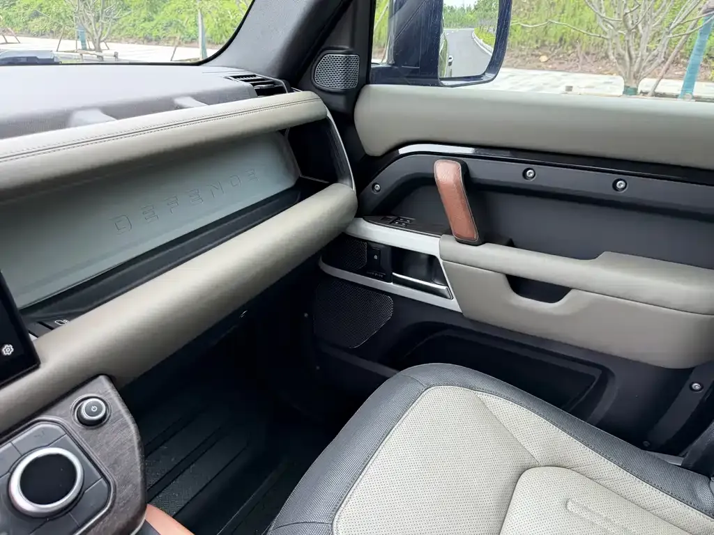 Land Rover Defender — фото 4