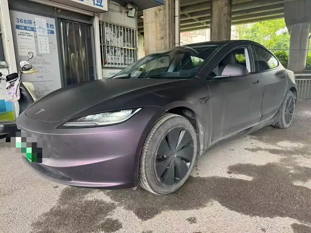 Tesla Model 3 — фото 1
