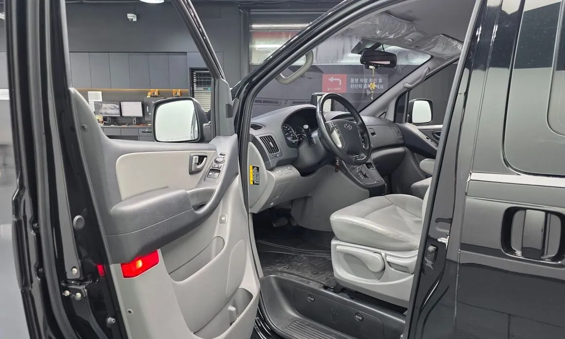 Hyundai Starex — фото 10
