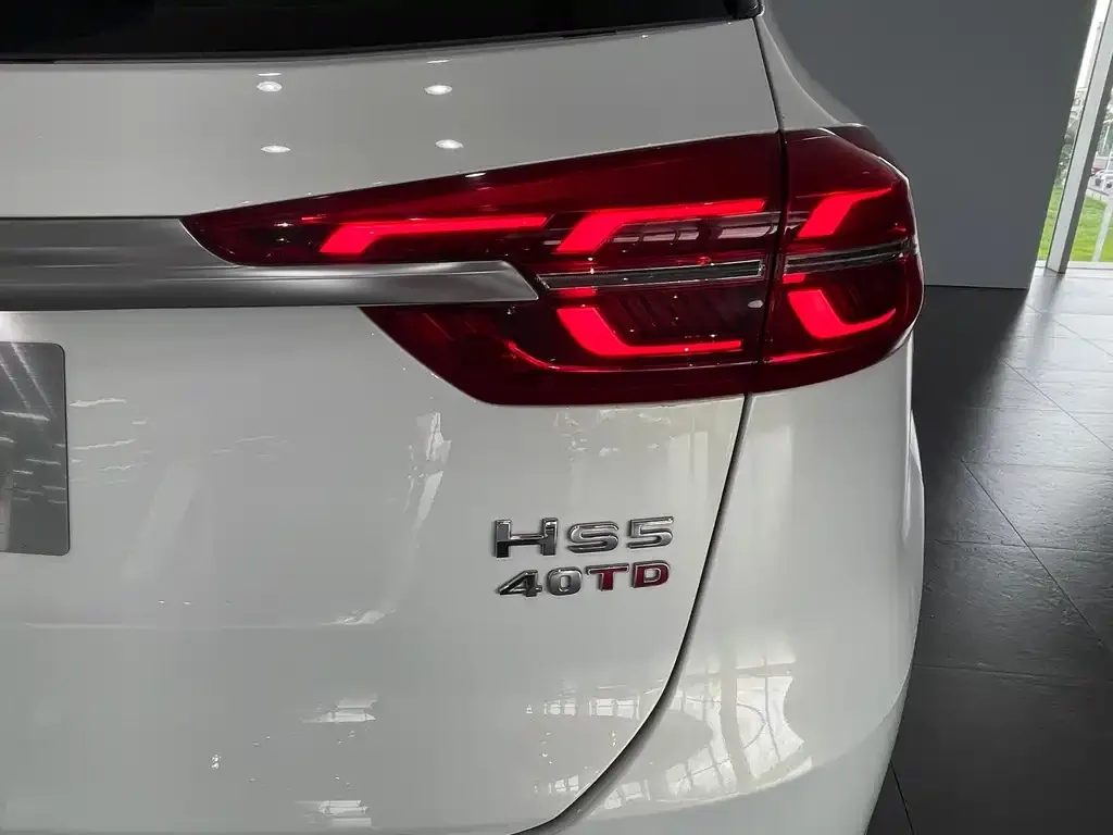 Hongqi HS5 — фото 3